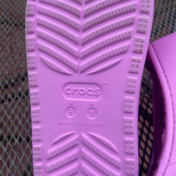 CROCS Pink unisex sandals. - Picture 8 of 9